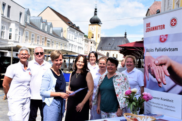 Das Johanniter Palliativ Team am Markttag in Waidhofen/Ybbs