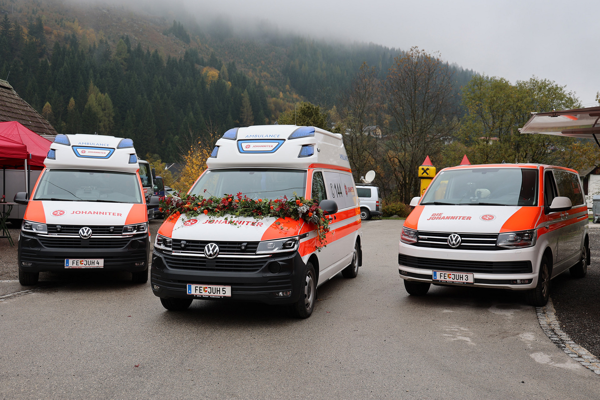 Drei Krankentransportwagen der Johanniter Kärnten