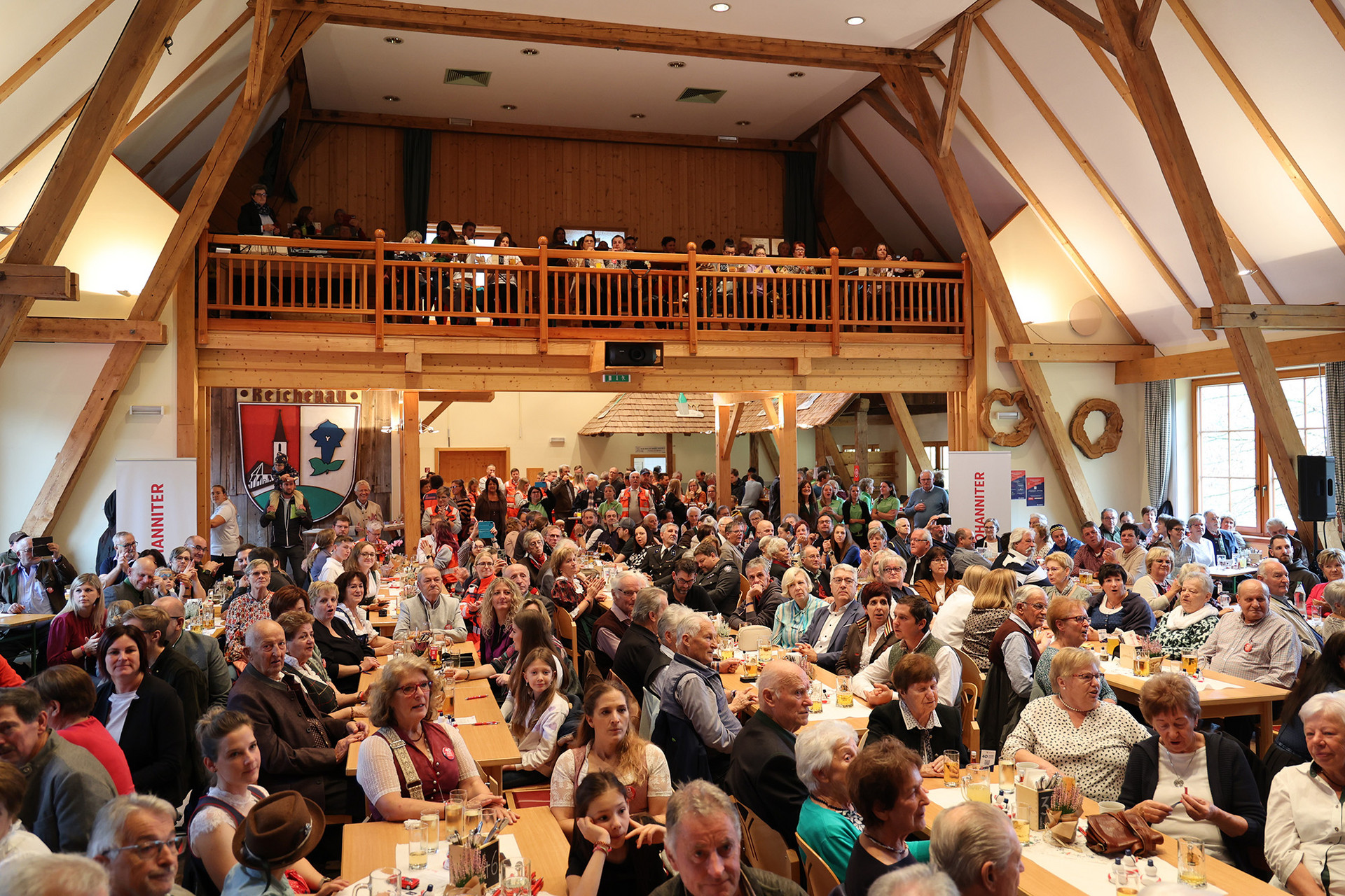 Der volle Publikumssaal beim Frühschoppen